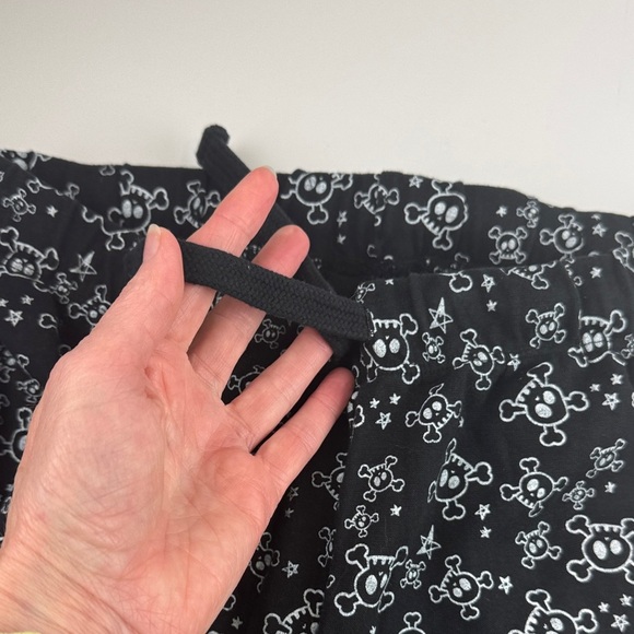 Honest Baby Clothing Company Unisex Black and White Skull Pajamas - Picture 13 of 14